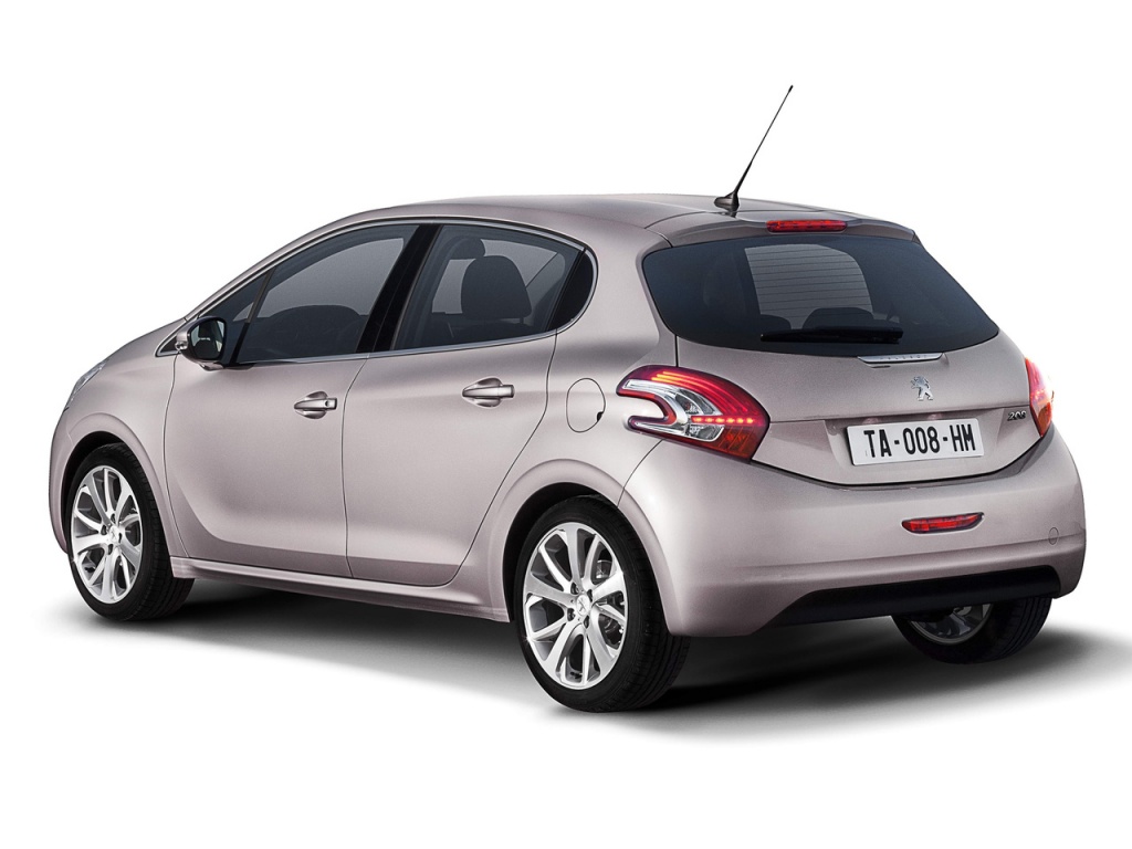 peugeot_208_5-door_4.jpg peugeot_208_5-door_4.jpg