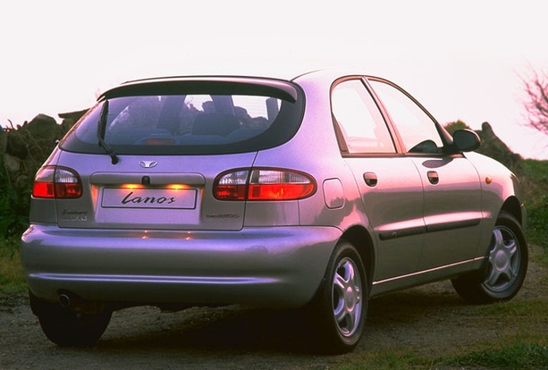 daewoo_lanos_06.jpg