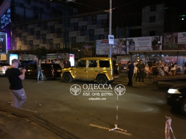 Mercedes-Benz Gelendwagen Mercedes-Benz Gelendwagen позолоченный