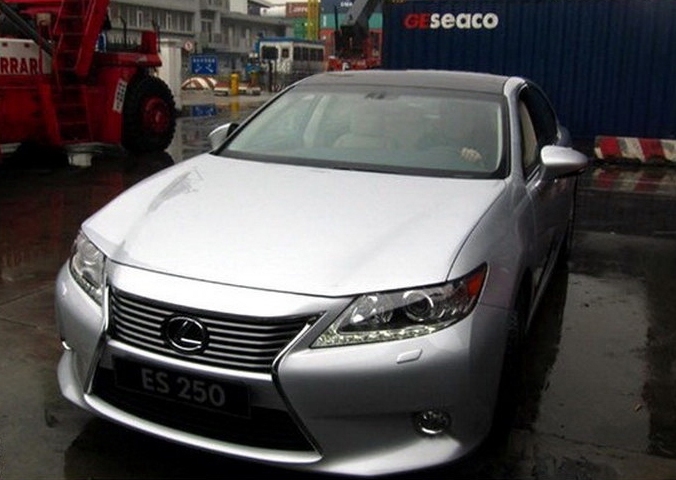 2013-Lexus-ES_5.jpg 2013-Lexus-ES_5.jpg