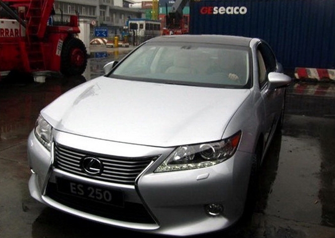 2013-Lexus-ES_5.jpg