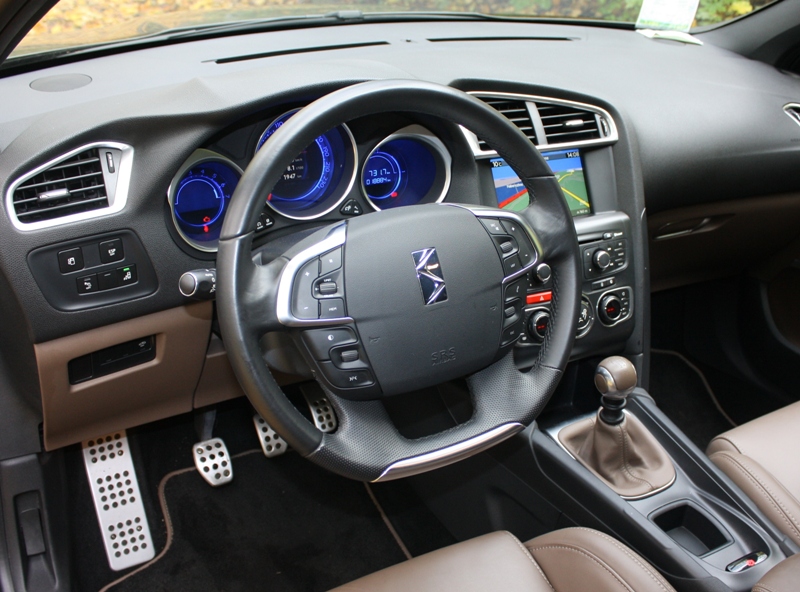 DS4_Interior_09.JPG