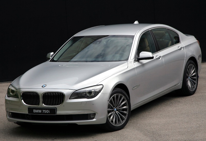 bmw_750i.jpg