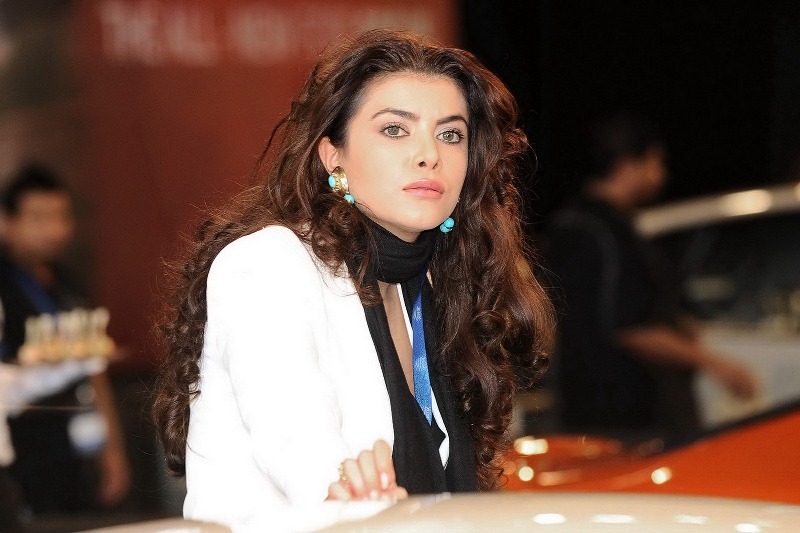 Qatar-Motor-Show-Girls_04.jpg Qatar-Motor-Show-Girls_04.jpg