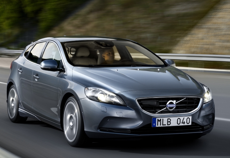 volvo_v40_05.jpg