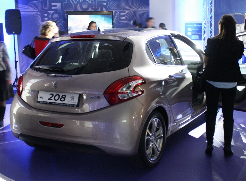 Peugeot_208_5.JPG