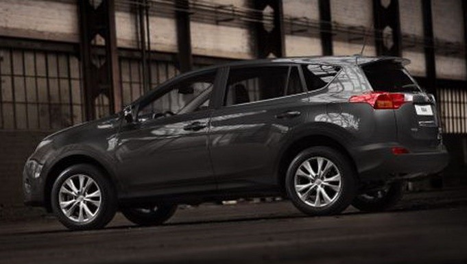2013-Toyota-RAV4_06.jpg 2013-Toyota-RAV4_06.jpg