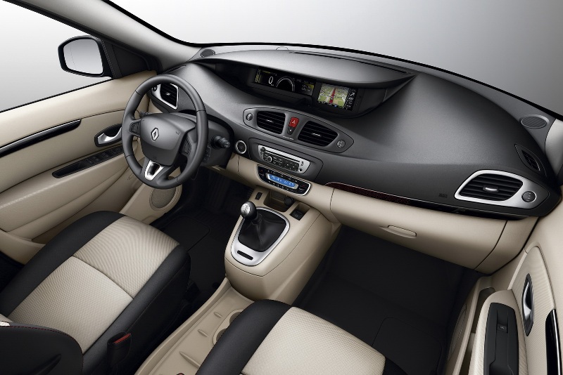 RENAULT-SCENIC-2012-INTERIOR-1.jpg