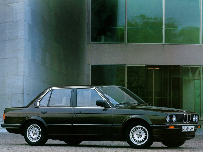 bmw_320i_sedan_2.jpg