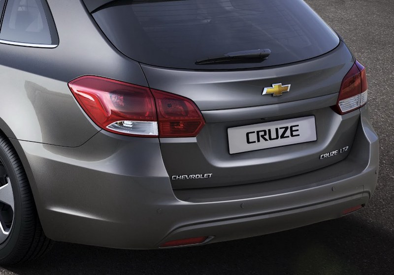 2013-Chevrolet-Cruze-Station-Wagon-_2.jpg