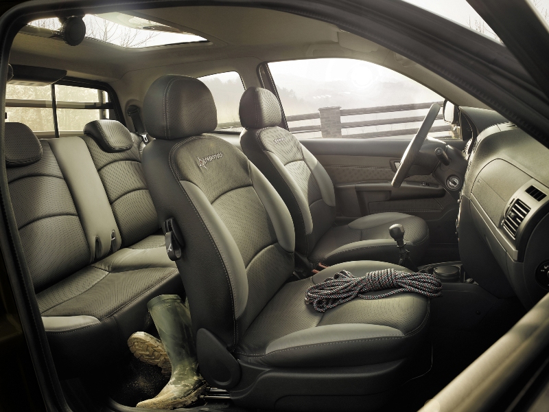 2012-Fiat-Strada-5.jpg 2012-Fiat-Strada-5.jpg