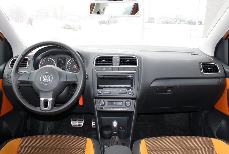 Volkswagen_CrossPolo_11.JPG