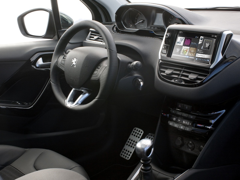 peugeot_208_3-door_2.jpg peugeot_208_3-door_2.jpg